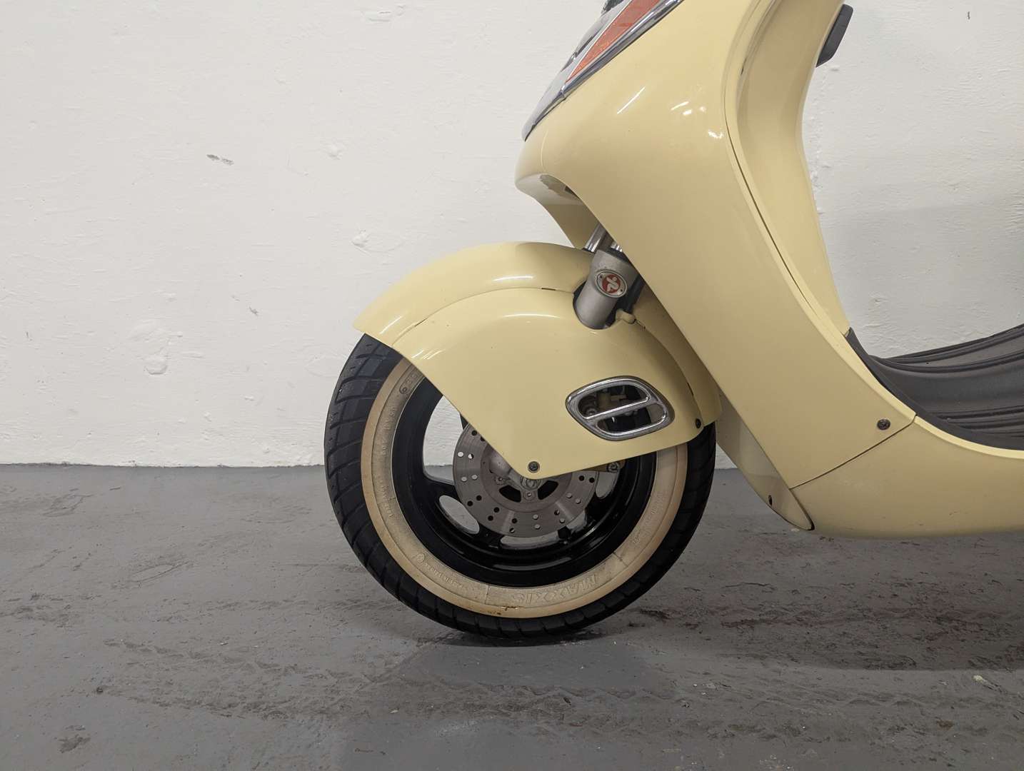 <p>2001 MALAGUTI YESTERDAY</p>