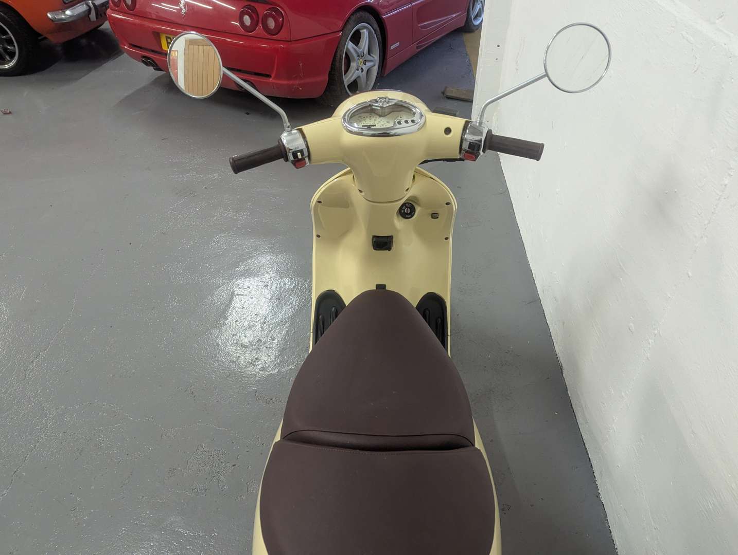 <p>2001 MALAGUTI YESTERDAY</p>