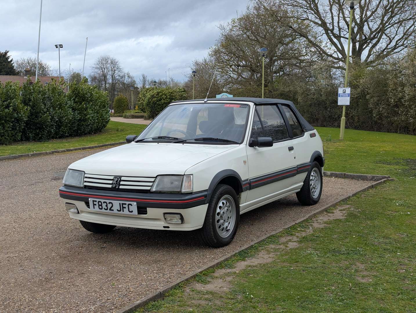 <p>1989 PEUGEOT 205 CABRIOLET JUNIOR</p>