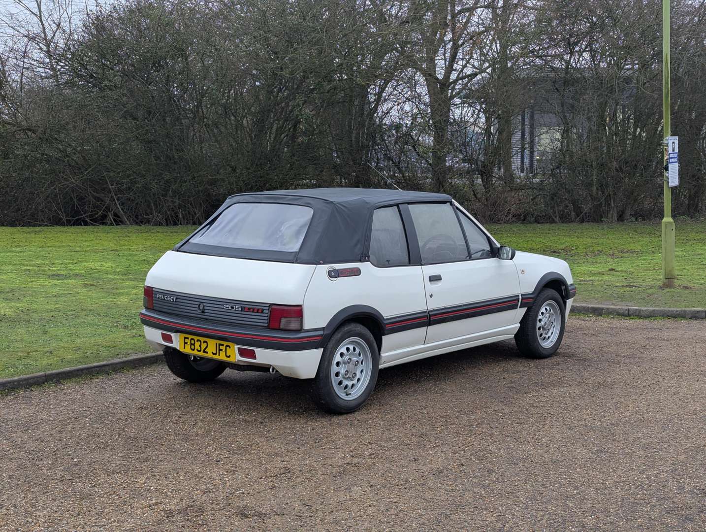 <p>1989 PEUGEOT 205 CABRIOLET JUNIOR</p>