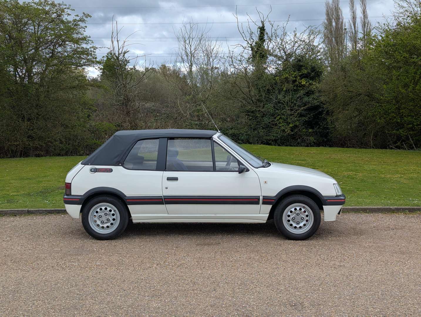 <p>1989 PEUGEOT 205 CABRIOLET JUNIOR</p>