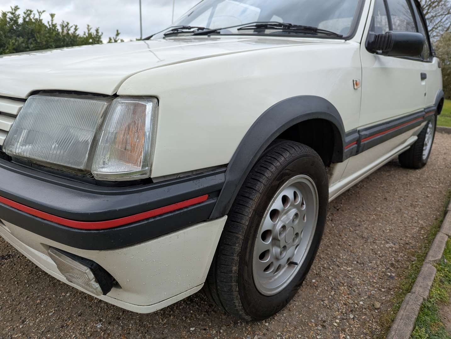<p>1989 PEUGEOT 205 CABRIOLET JUNIOR</p>