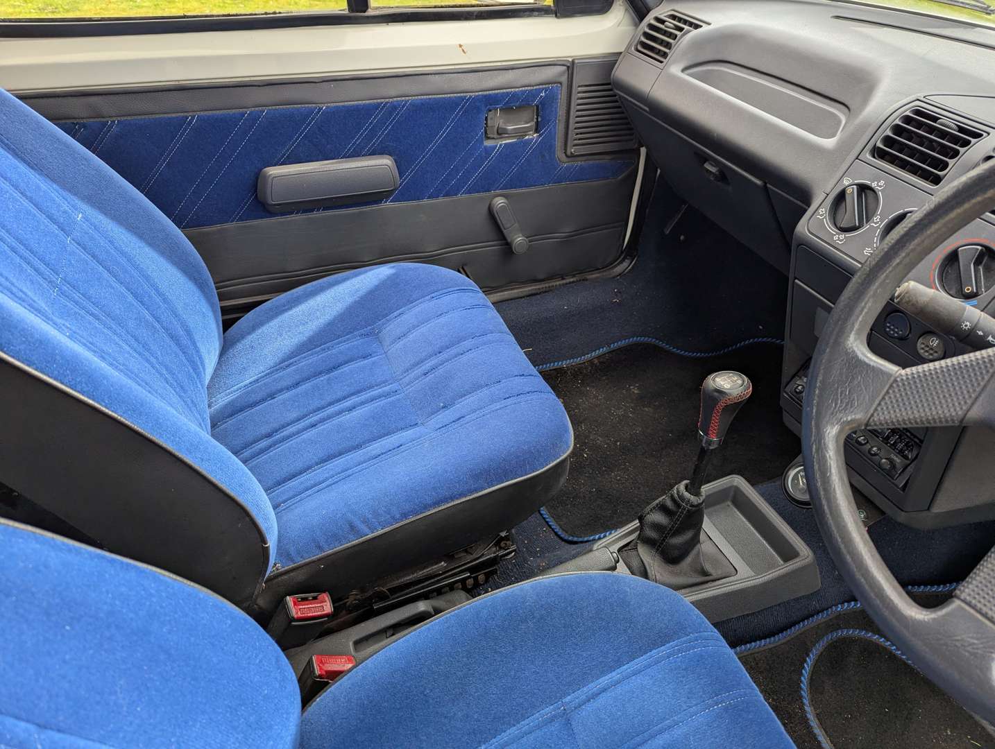 <p>1989 PEUGEOT 205 CABRIOLET JUNIOR</p>