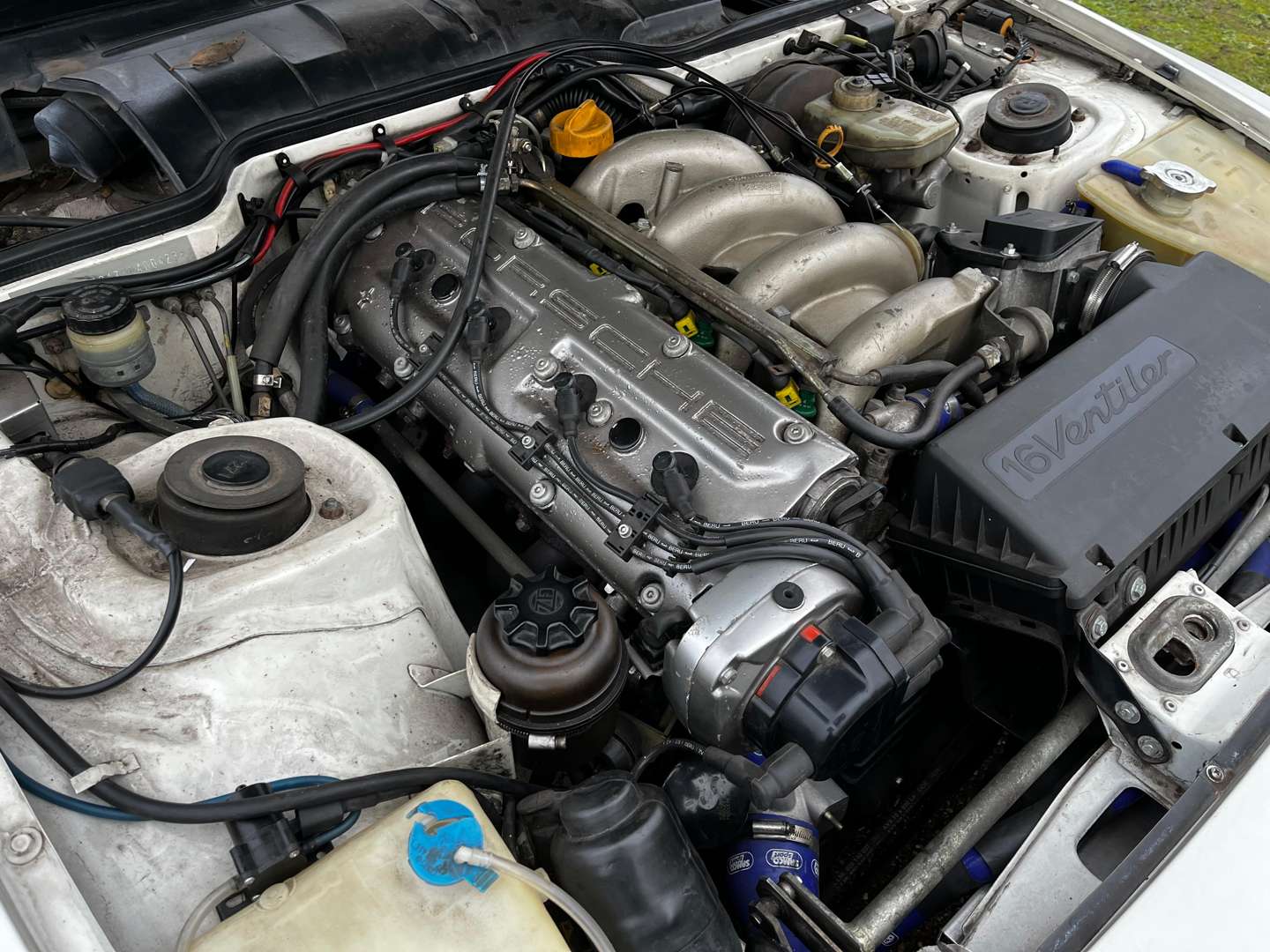 <p>1987 PORSCHE 944 S</p>