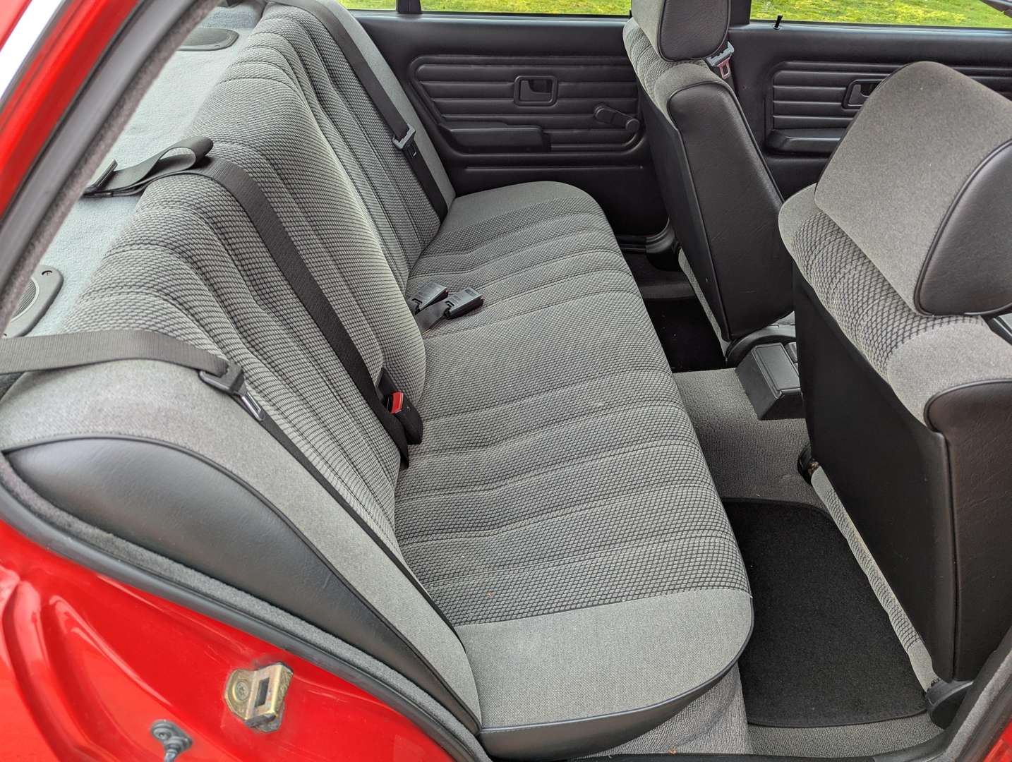 <p>1990 BMW 316I E30</p>