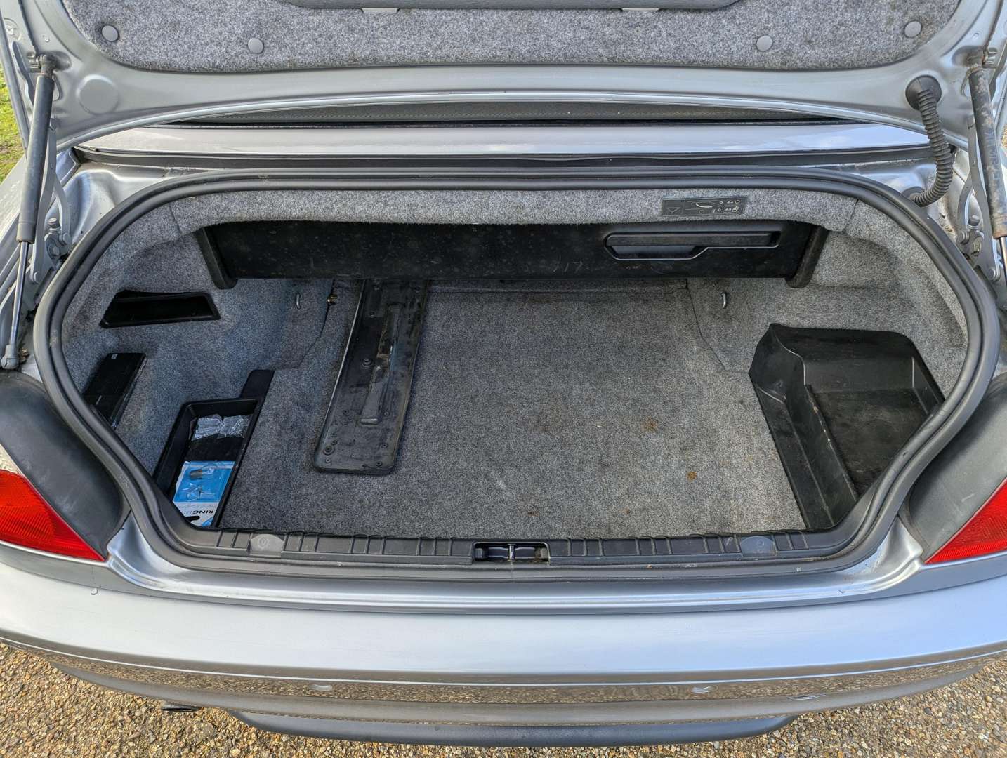 <p>2004 BMW 318I E46 CONVERTIBLE AUTO</p>