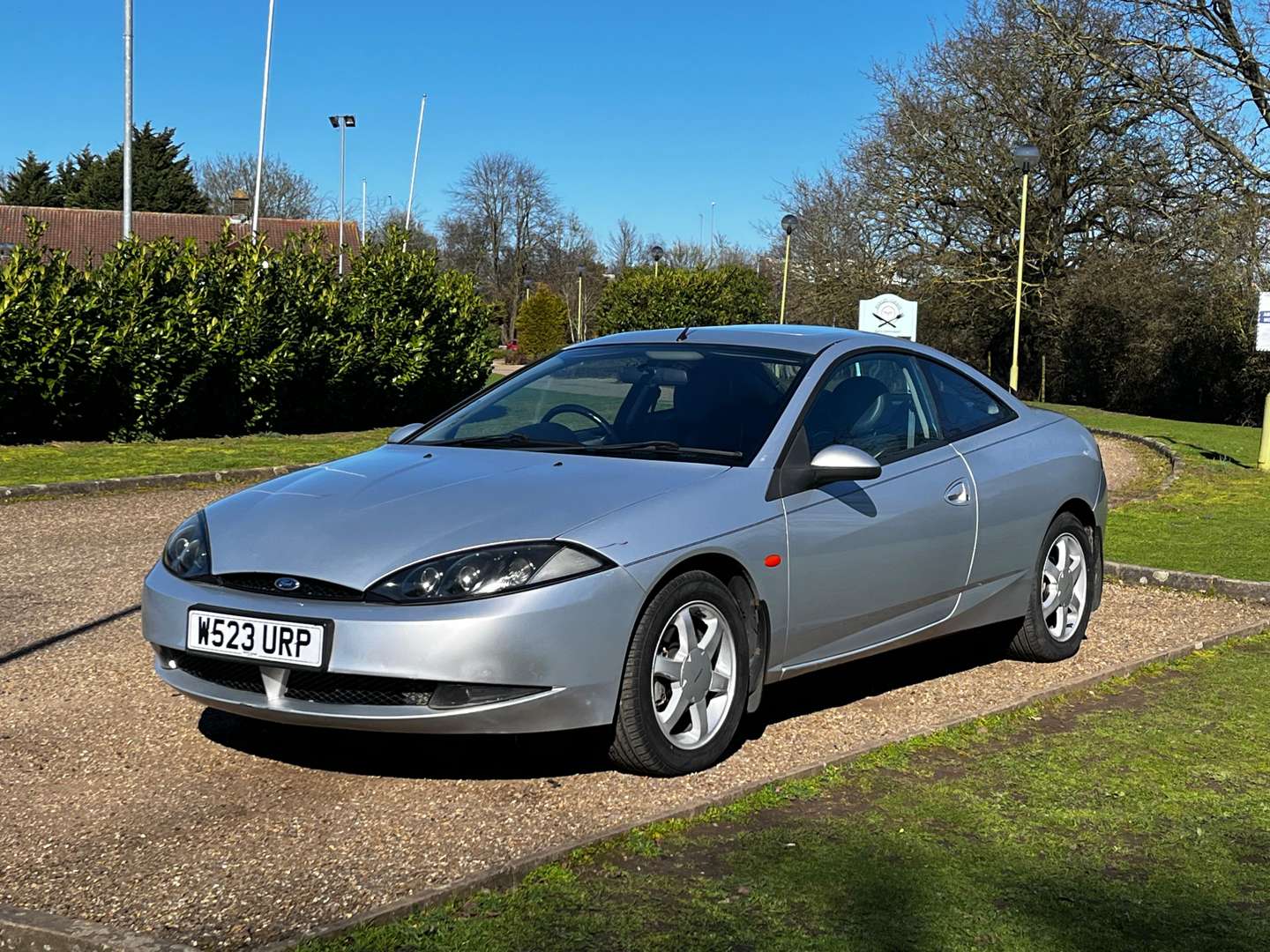 <p>2000 FORD COUGAR 2.5 V6 VX</p>