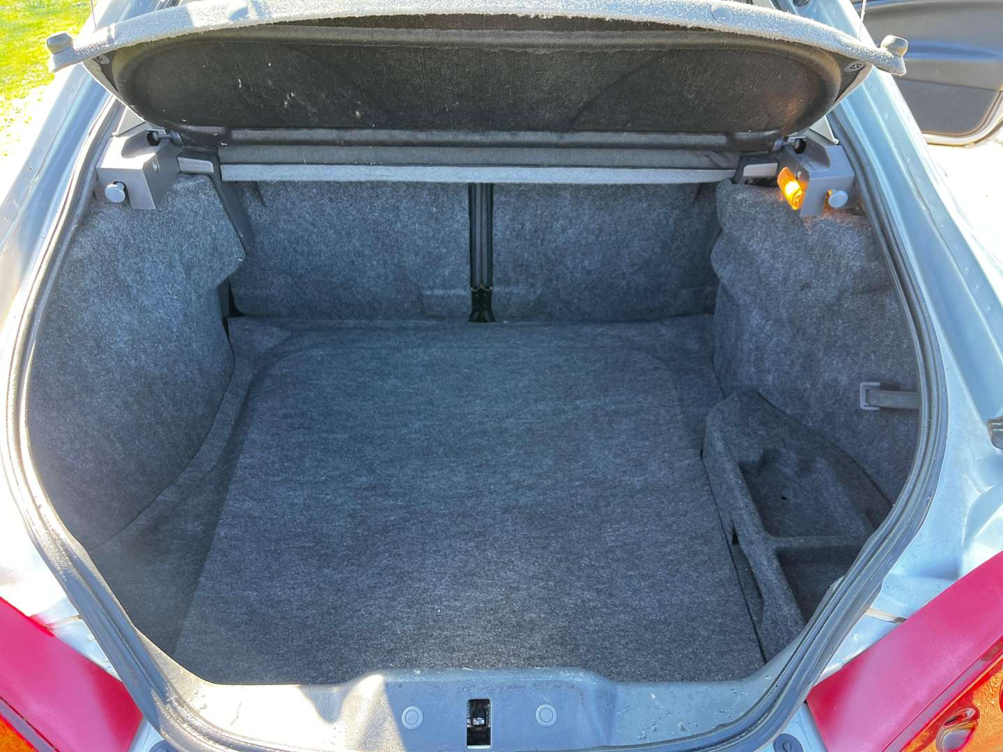 <p>2000 FORD COUGAR 2.5 V6 VX</p>