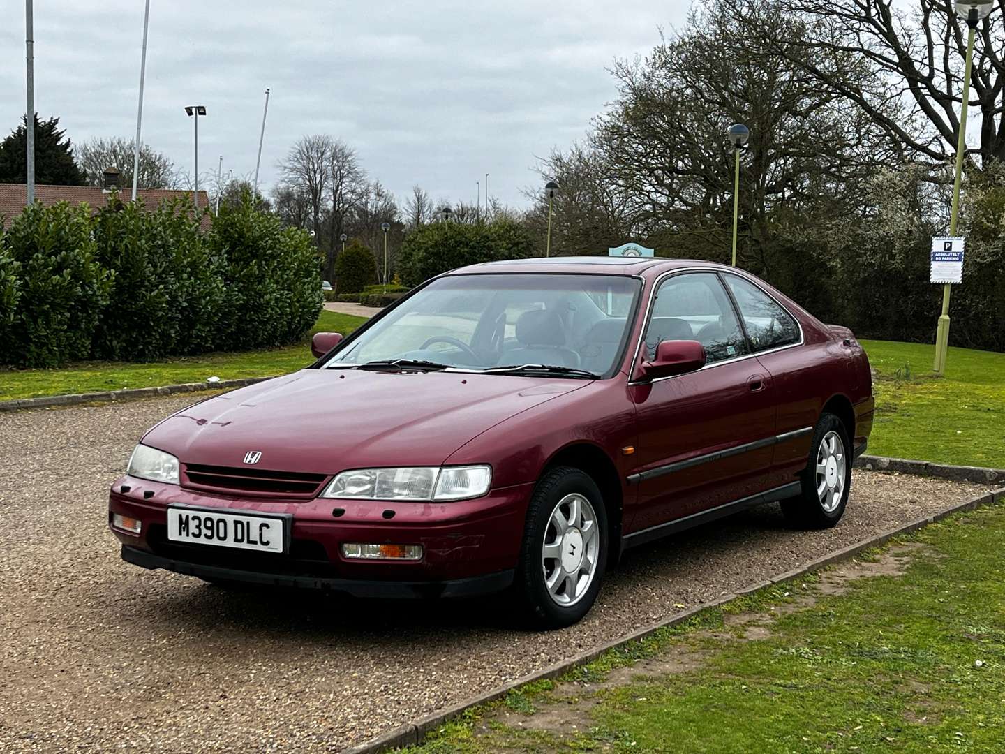 <p>1995 HONDA ACCORD ES COUPE</p>
