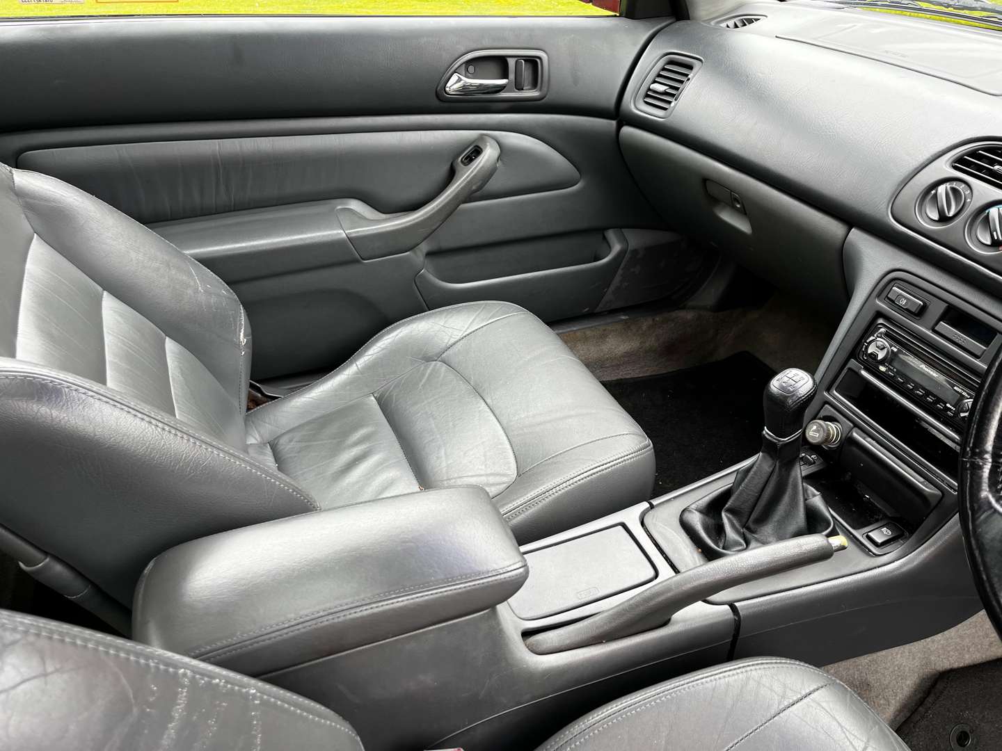 <p>1995 HONDA ACCORD ES COUPE</p>