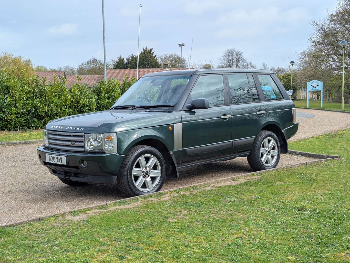 <p>2004 RANGE ROVER VOGUE V8 AUTO</p>