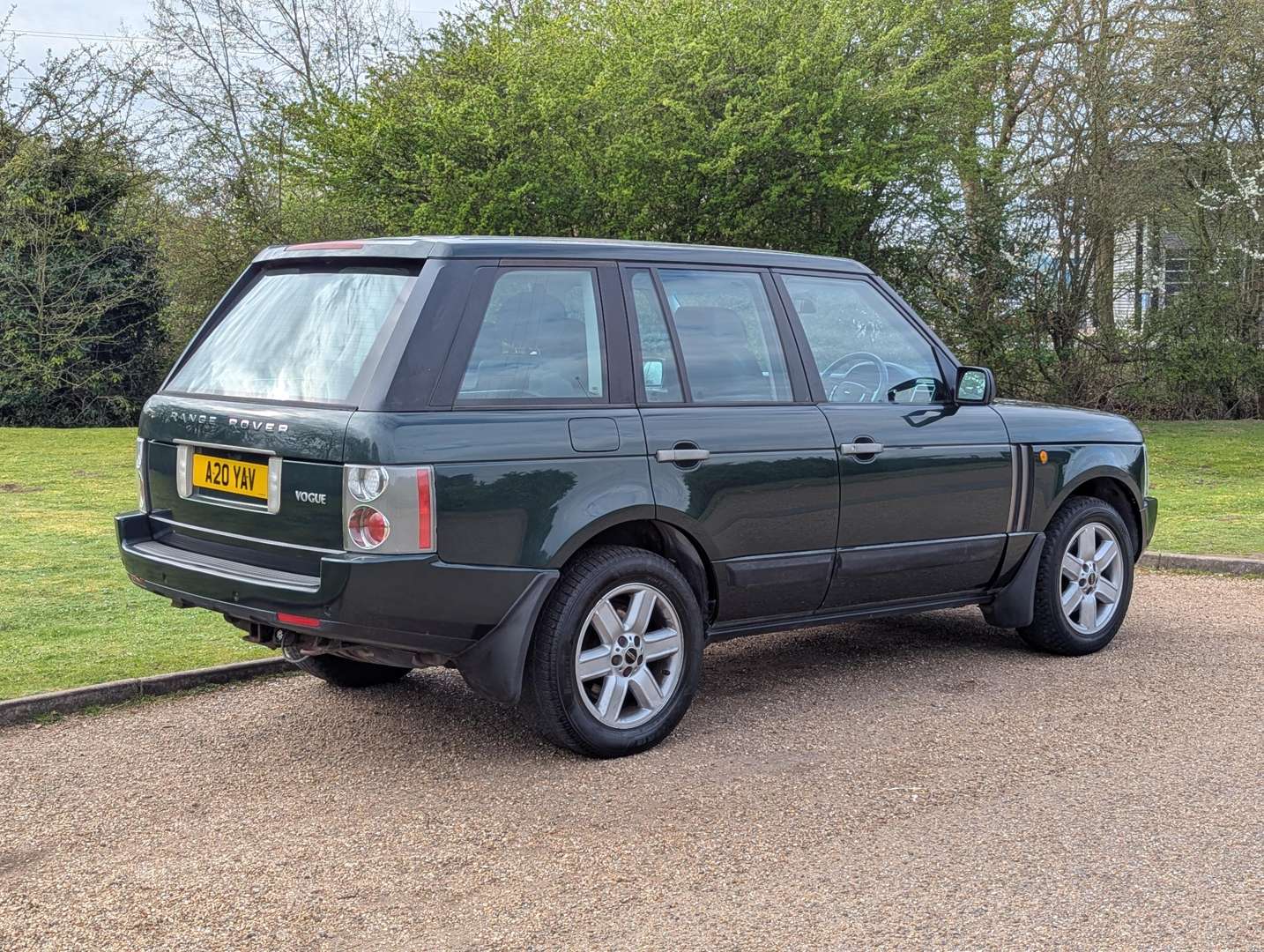 <p>2004 RANGE ROVER VOGUE V8 AUTO</p>