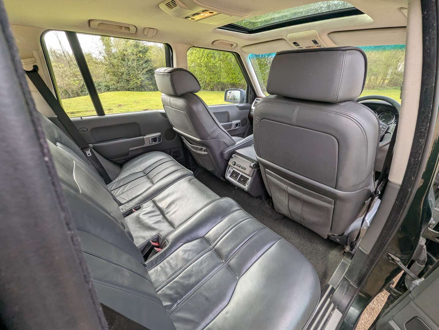 <p>2004 RANGE ROVER VOGUE V8 AUTO</p>