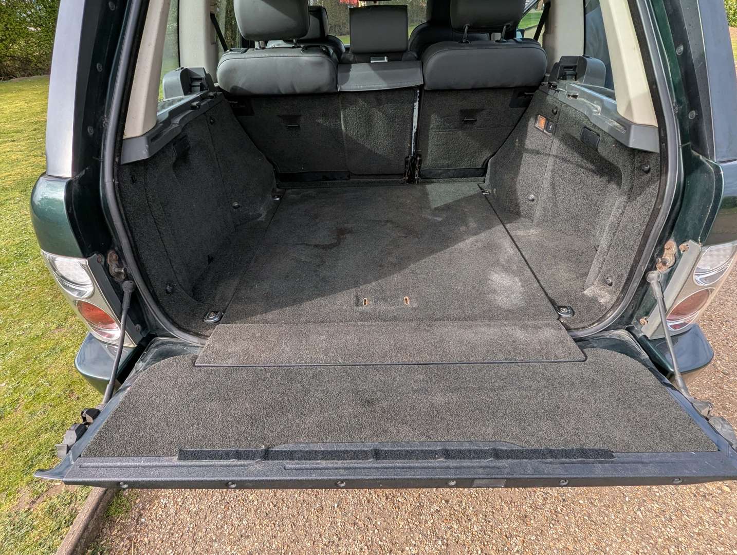 <p>2004 RANGE ROVER VOGUE V8 AUTO</p>