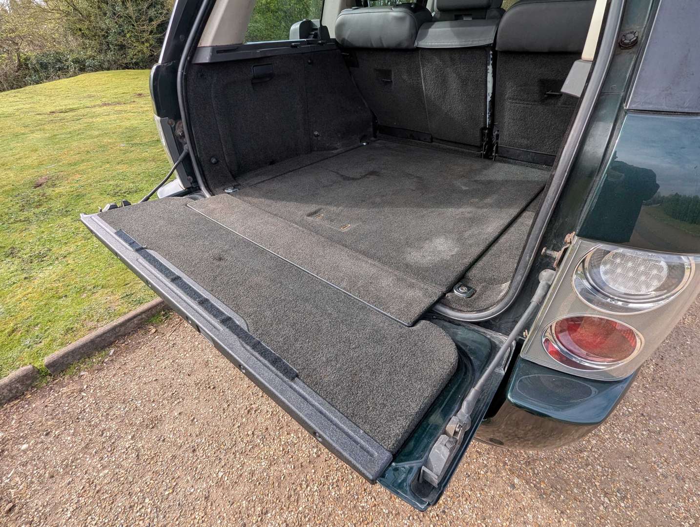 <p>2004 RANGE ROVER VOGUE V8 AUTO</p>