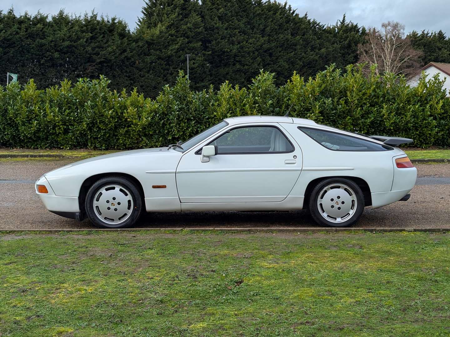 <p>1989 PORSCHE 928 S4 AUTO</p>