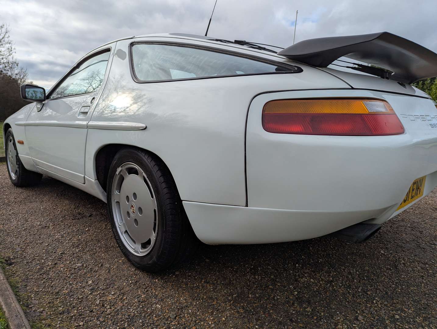 <p>1989 PORSCHE 928 S4 AUTO</p>