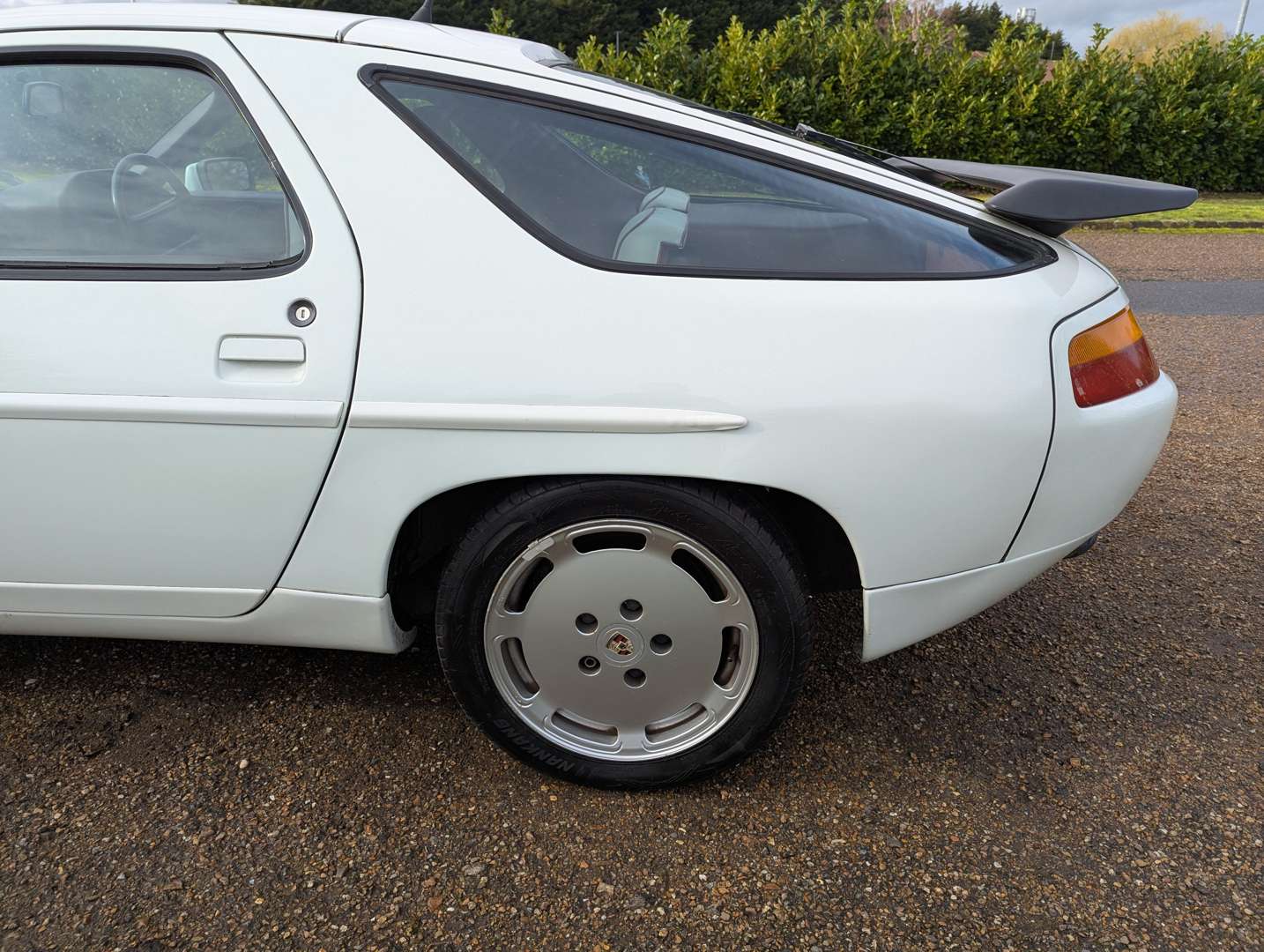<p>1989 PORSCHE 928 S4 AUTO</p>