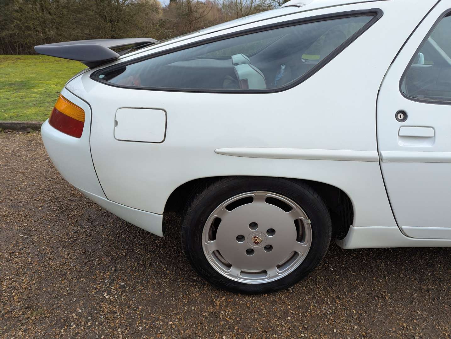 <p>1989 PORSCHE 928 S4 AUTO</p>