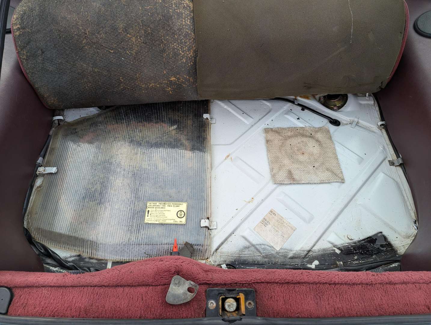 <p>1989 PORSCHE 928 S4 AUTO</p>