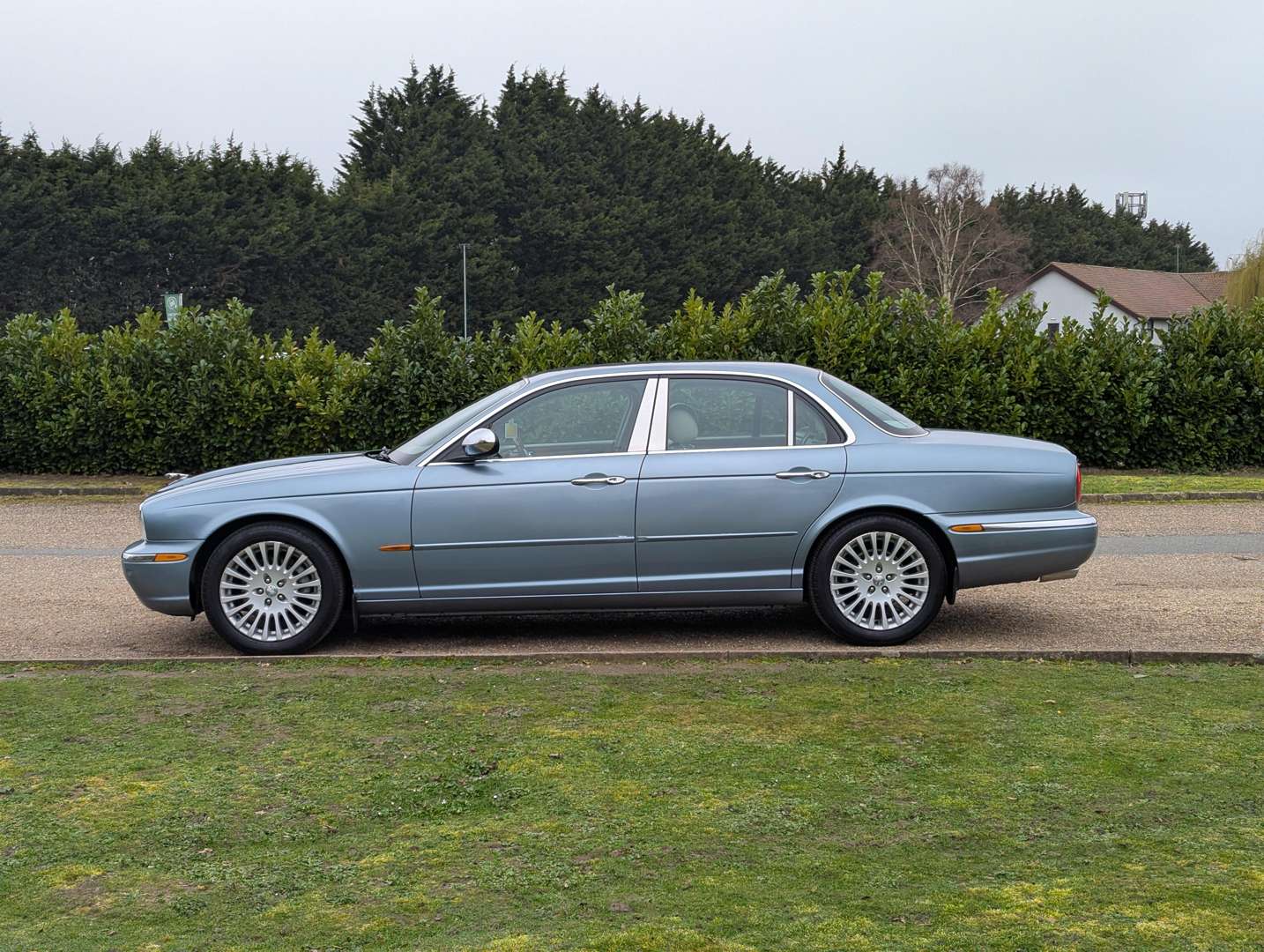 <p>2003 JAGUAR XJ8 V8 SE AUTO</p>