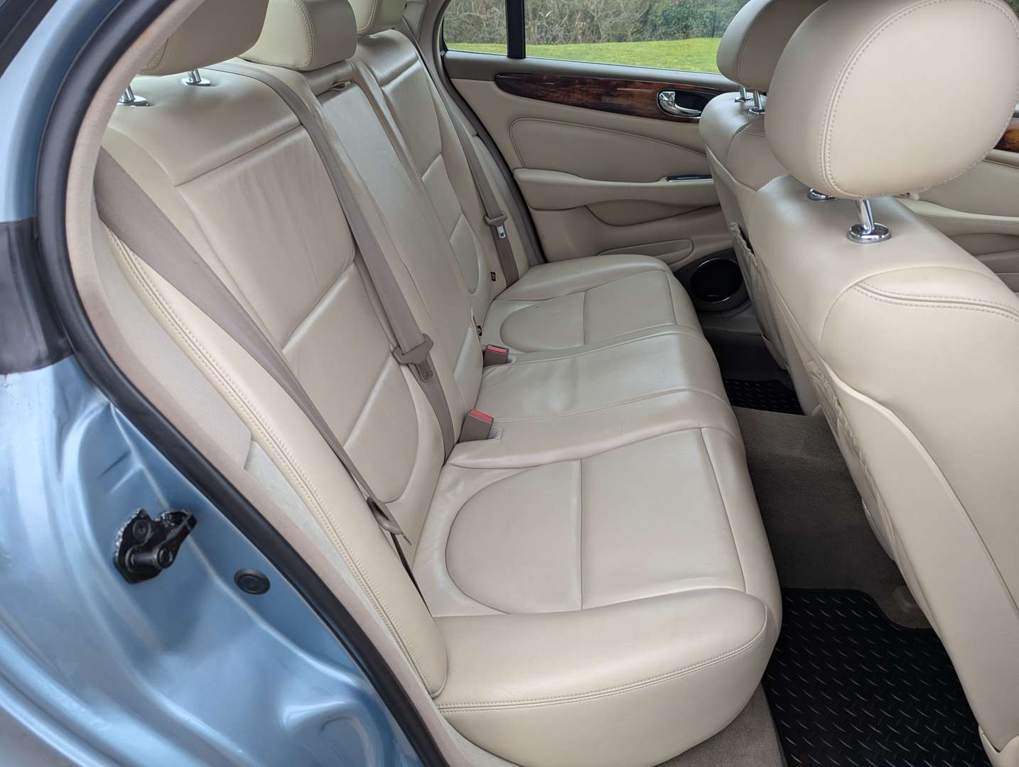 <p>2003 JAGUAR XJ8 V8 SE AUTO</p>