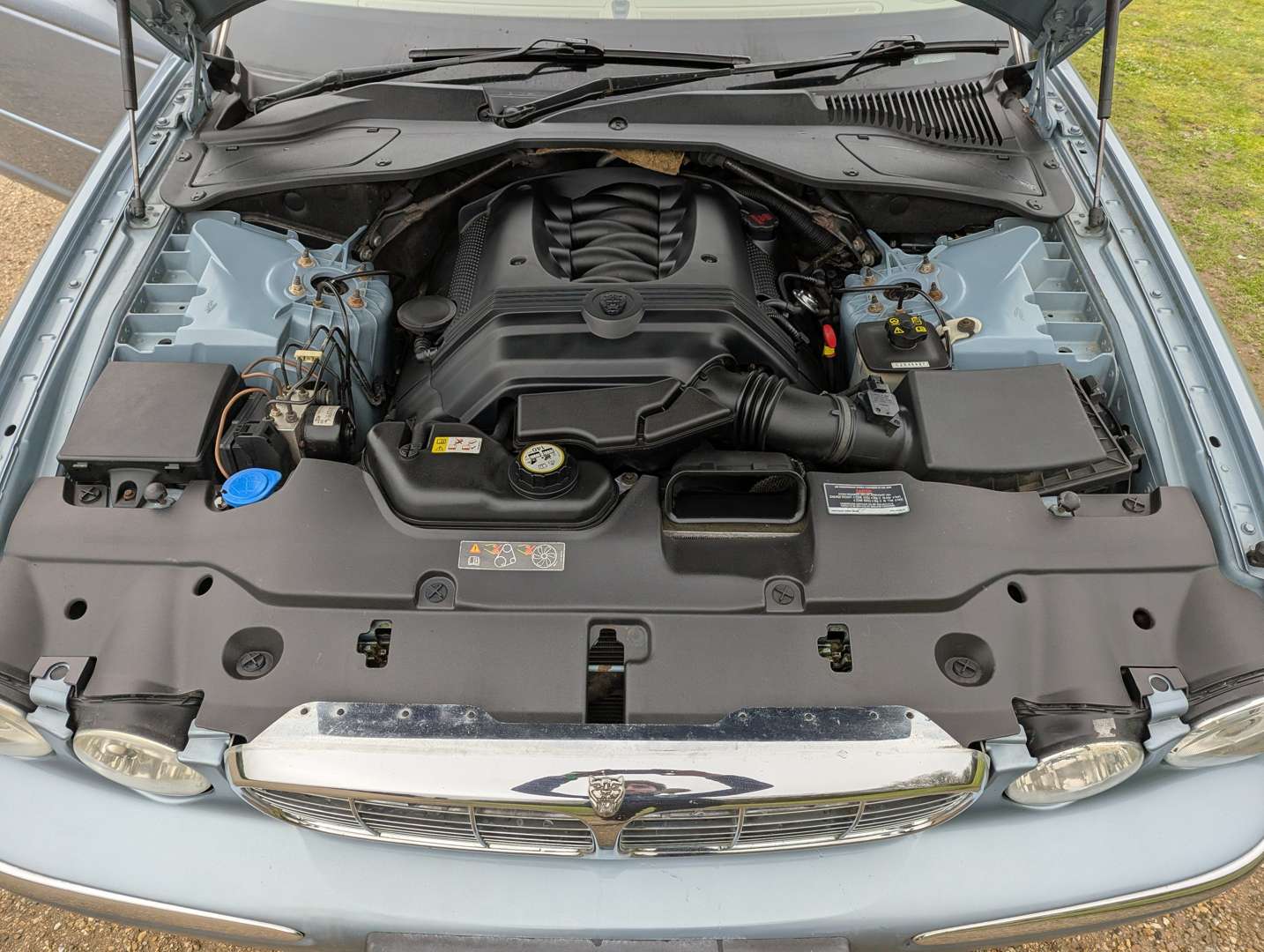 <p>2003 JAGUAR XJ8 V8 SE AUTO</p>