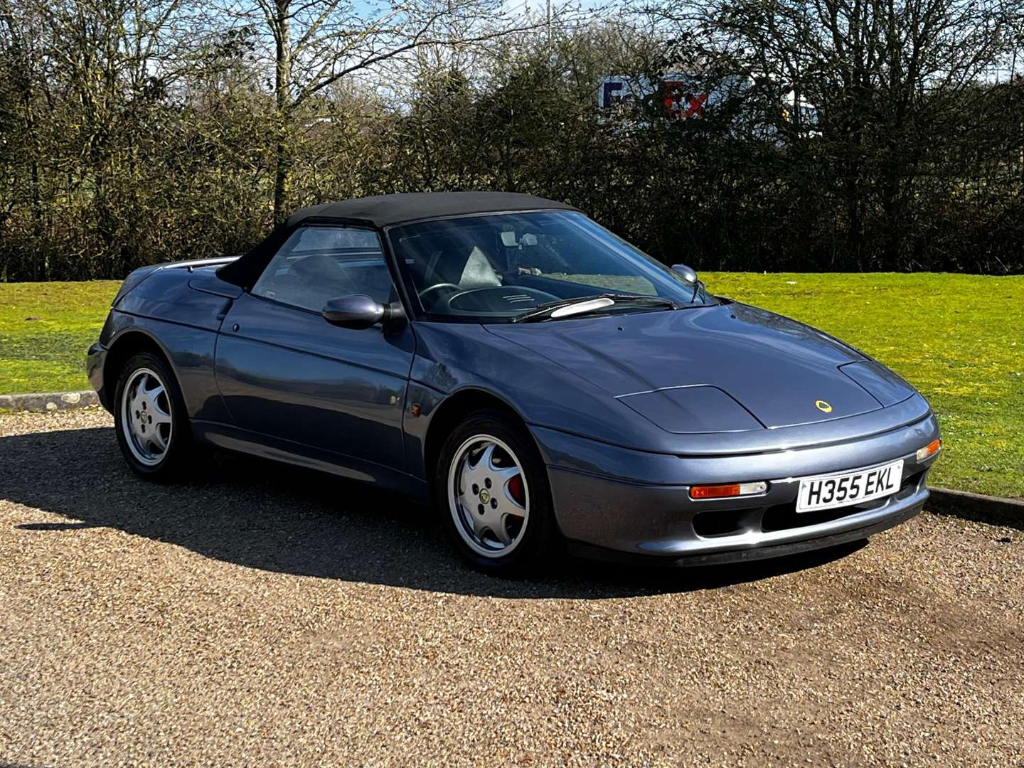 <p>1991 LOTUS ELAN SE TURBO</p>