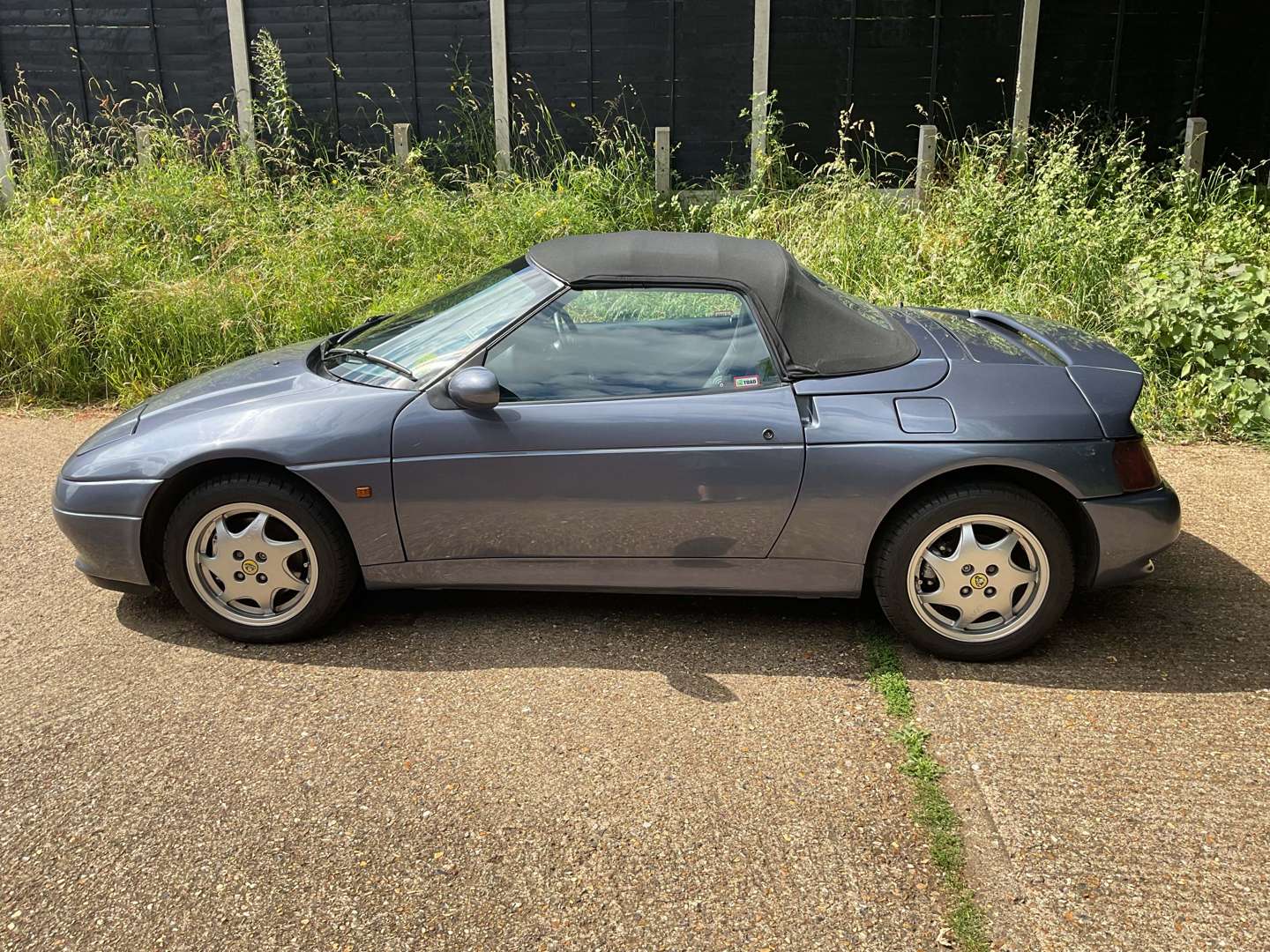 <p>1991 LOTUS ELAN SE TURBO</p>