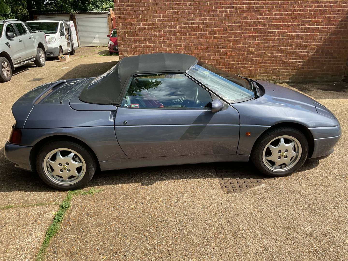 <p>1991 LOTUS ELAN SE TURBO</p>