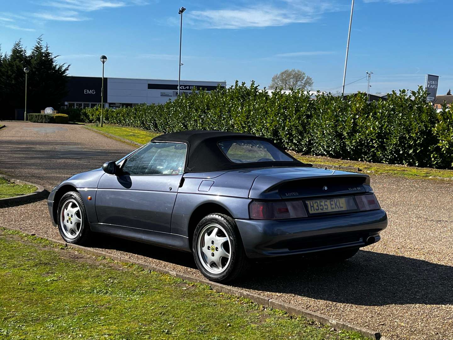 <p>1991 LOTUS ELAN SE TURBO</p>