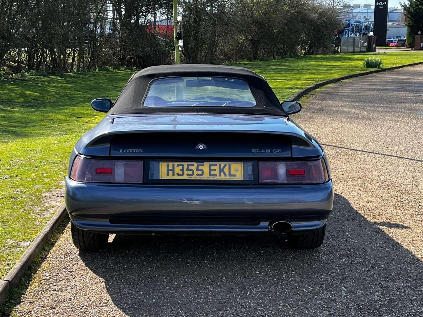 <p>1991 LOTUS ELAN SE TURBO</p>