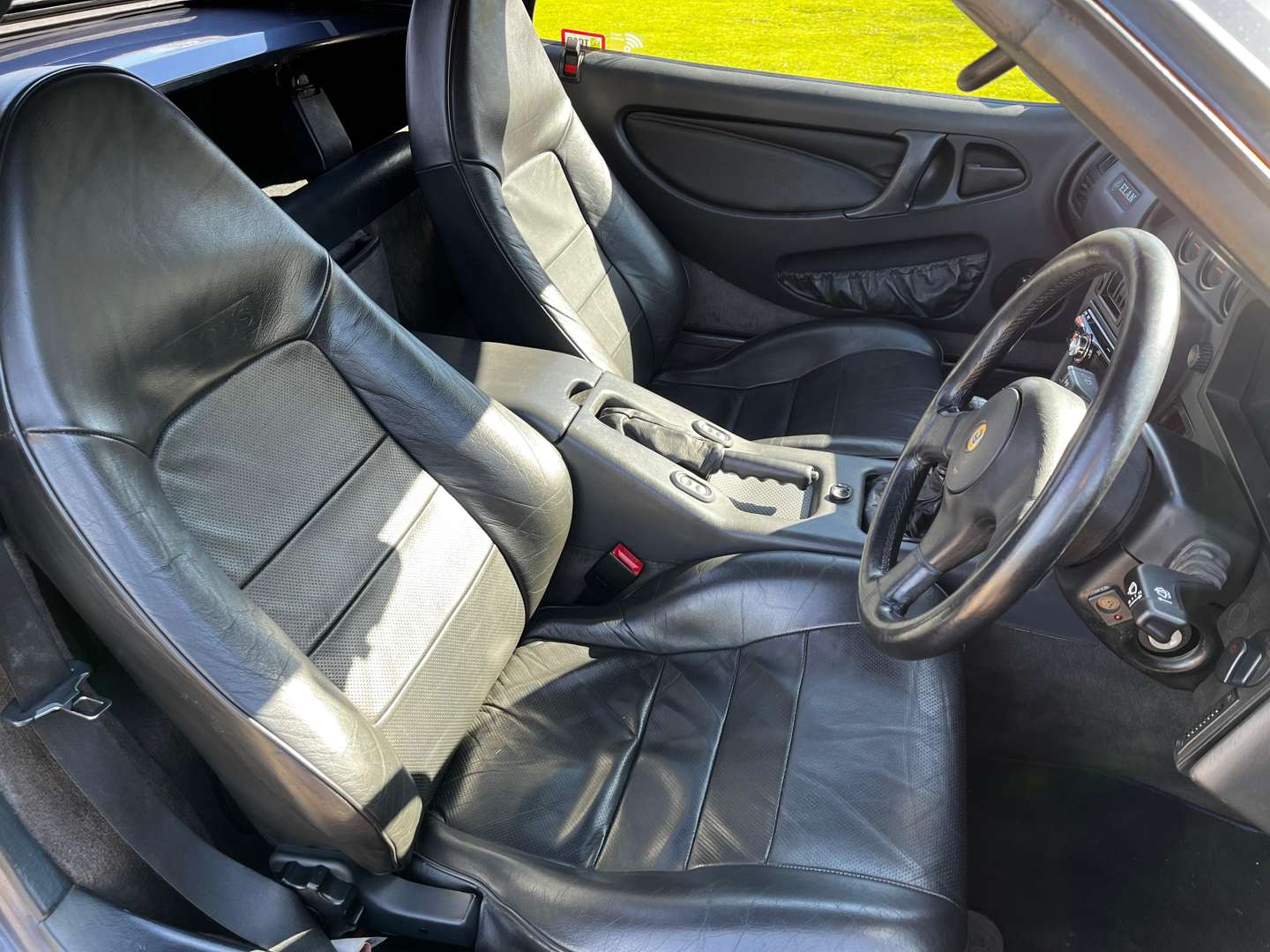 <p>1991 LOTUS ELAN SE TURBO</p>