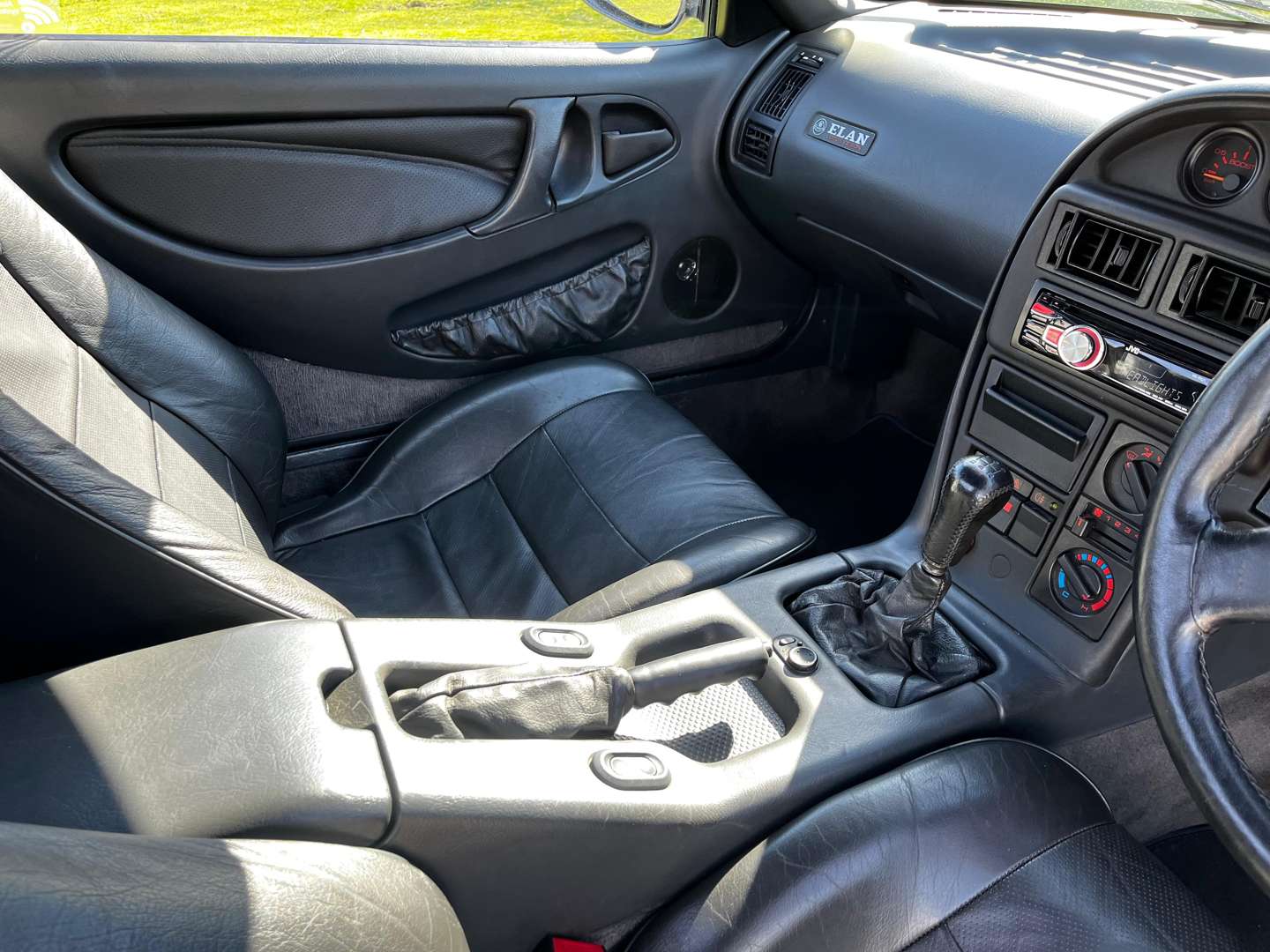 <p>1991 LOTUS ELAN SE TURBO</p>