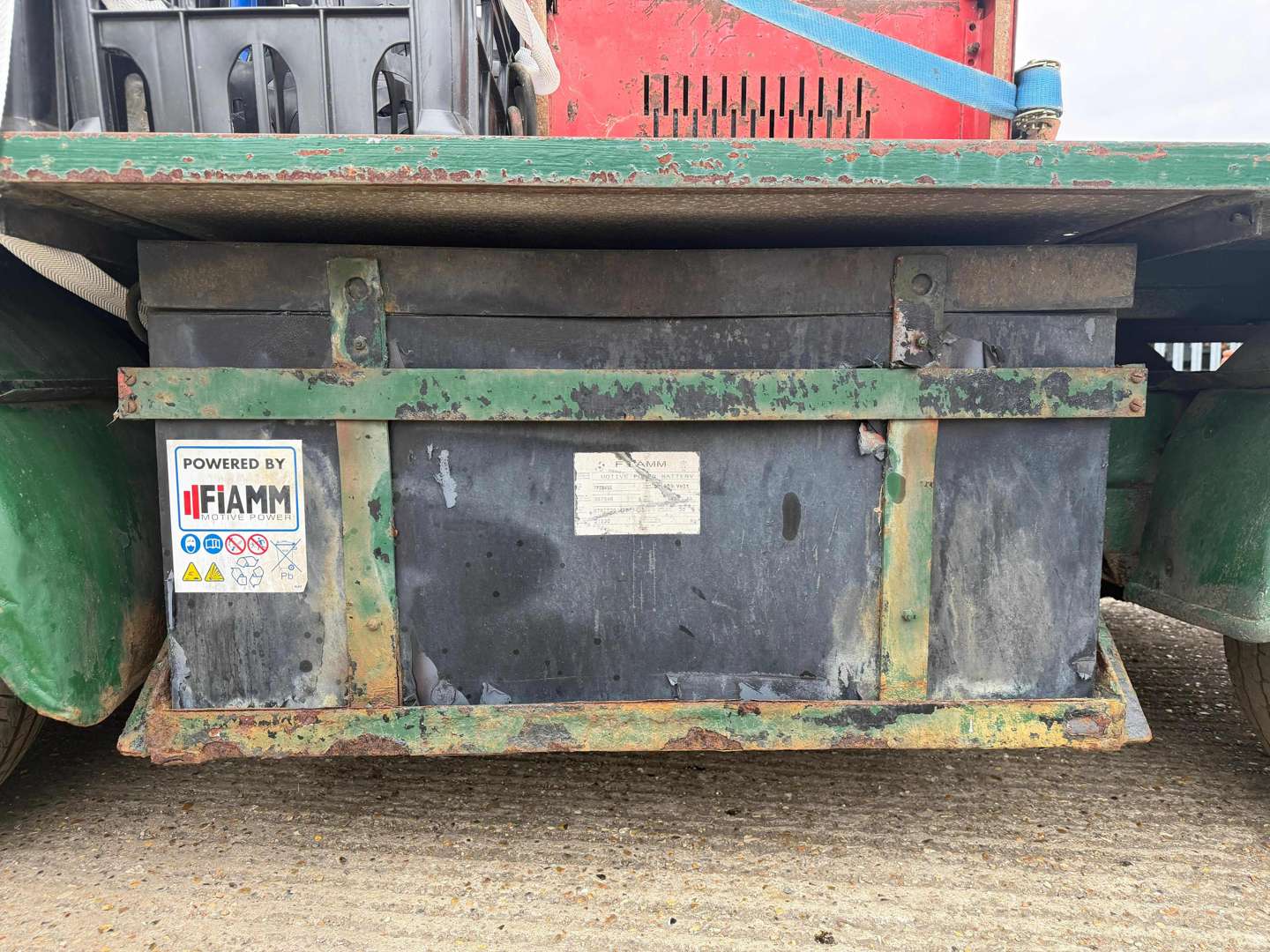 <p>1980 CROMPTON LEYLAND MILK FLOAT</p>