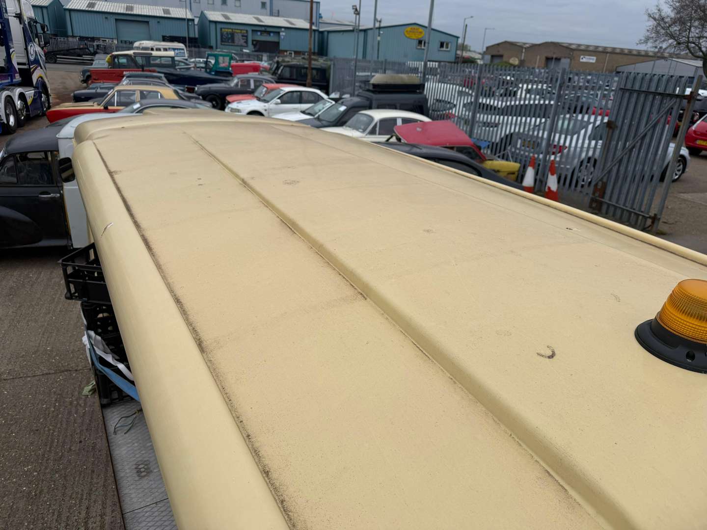 <p>1980 CROMPTON LEYLAND MILK FLOAT</p>