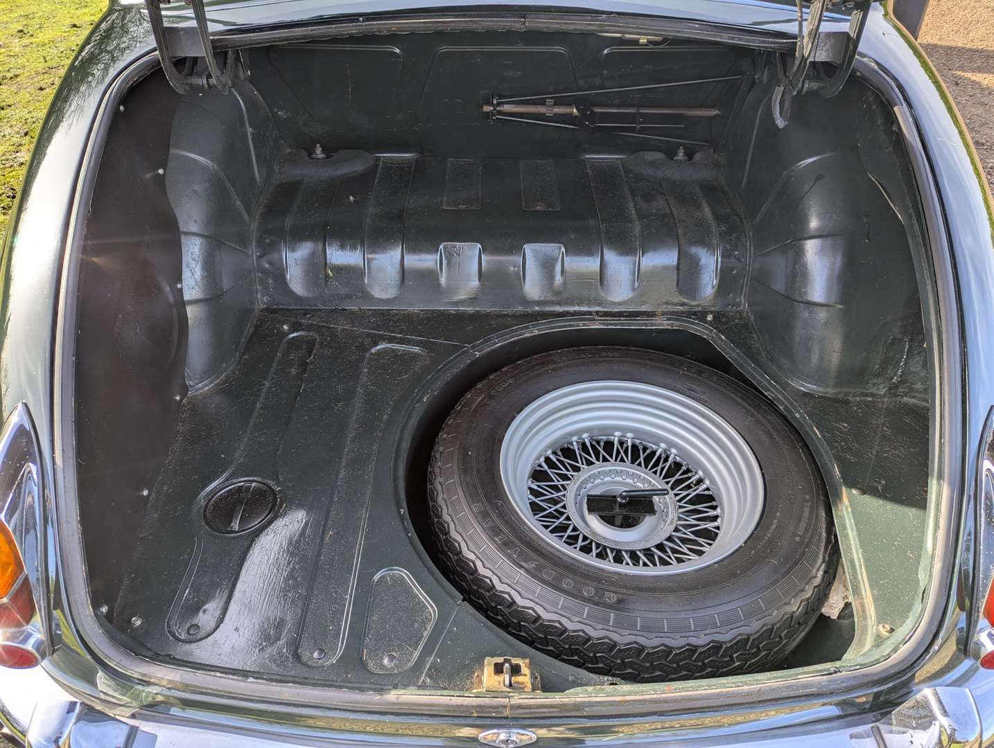 <p>1969 JAGUAR 240</p>