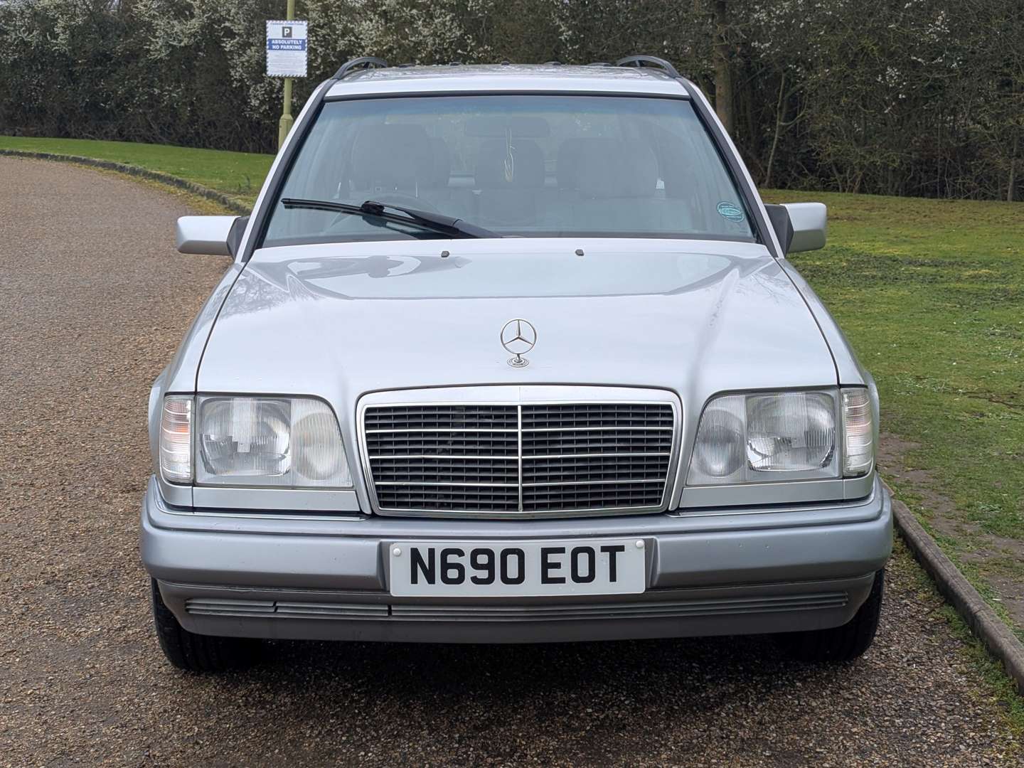 <p>1995 MERCEDES E220 W124 AUTO</p>