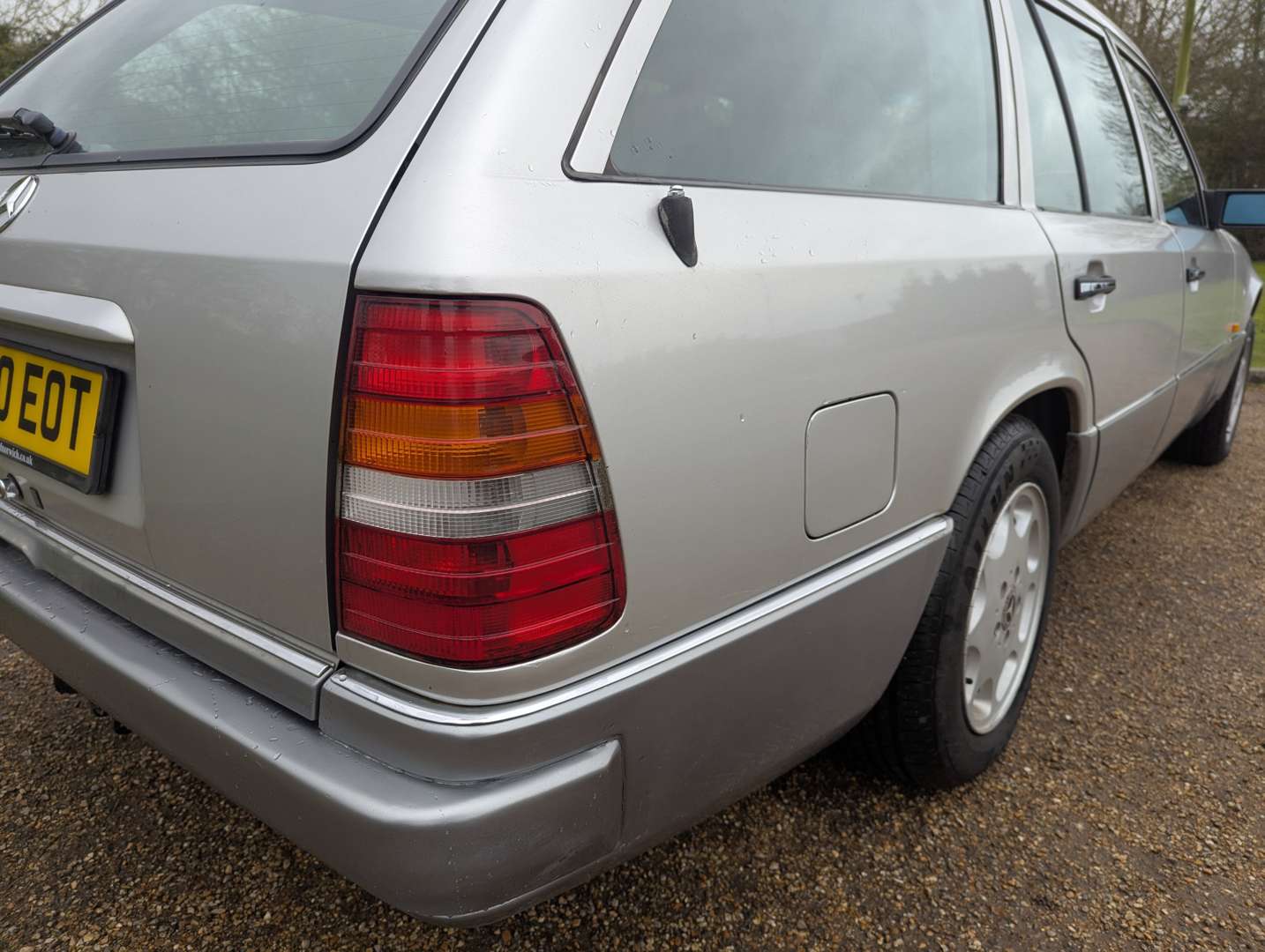 <p>1995 MERCEDES E220 W124 AUTO</p>