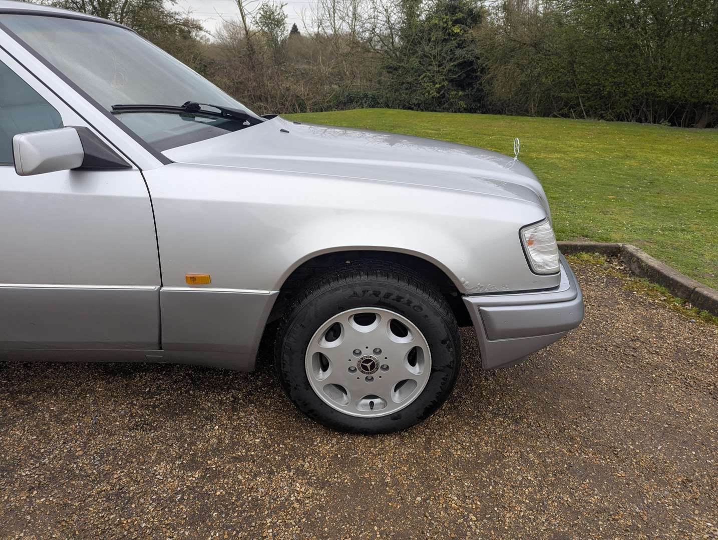 <p>1995 MERCEDES E220 W124 AUTO</p>