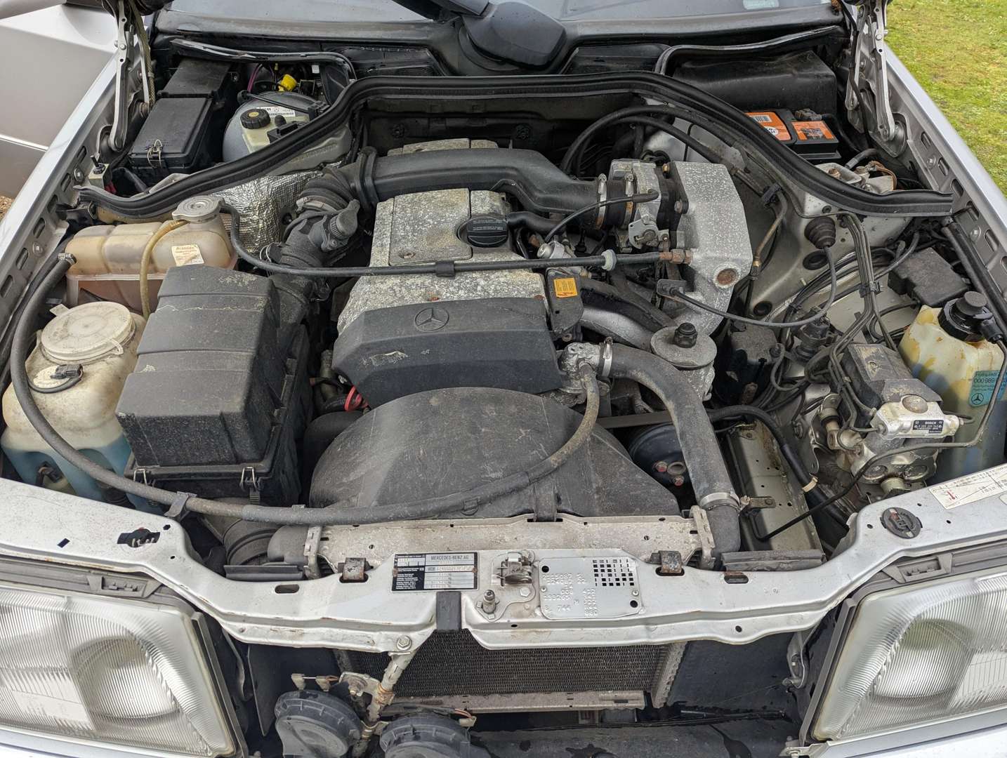 <p>1995 MERCEDES E220 W124 AUTO</p>