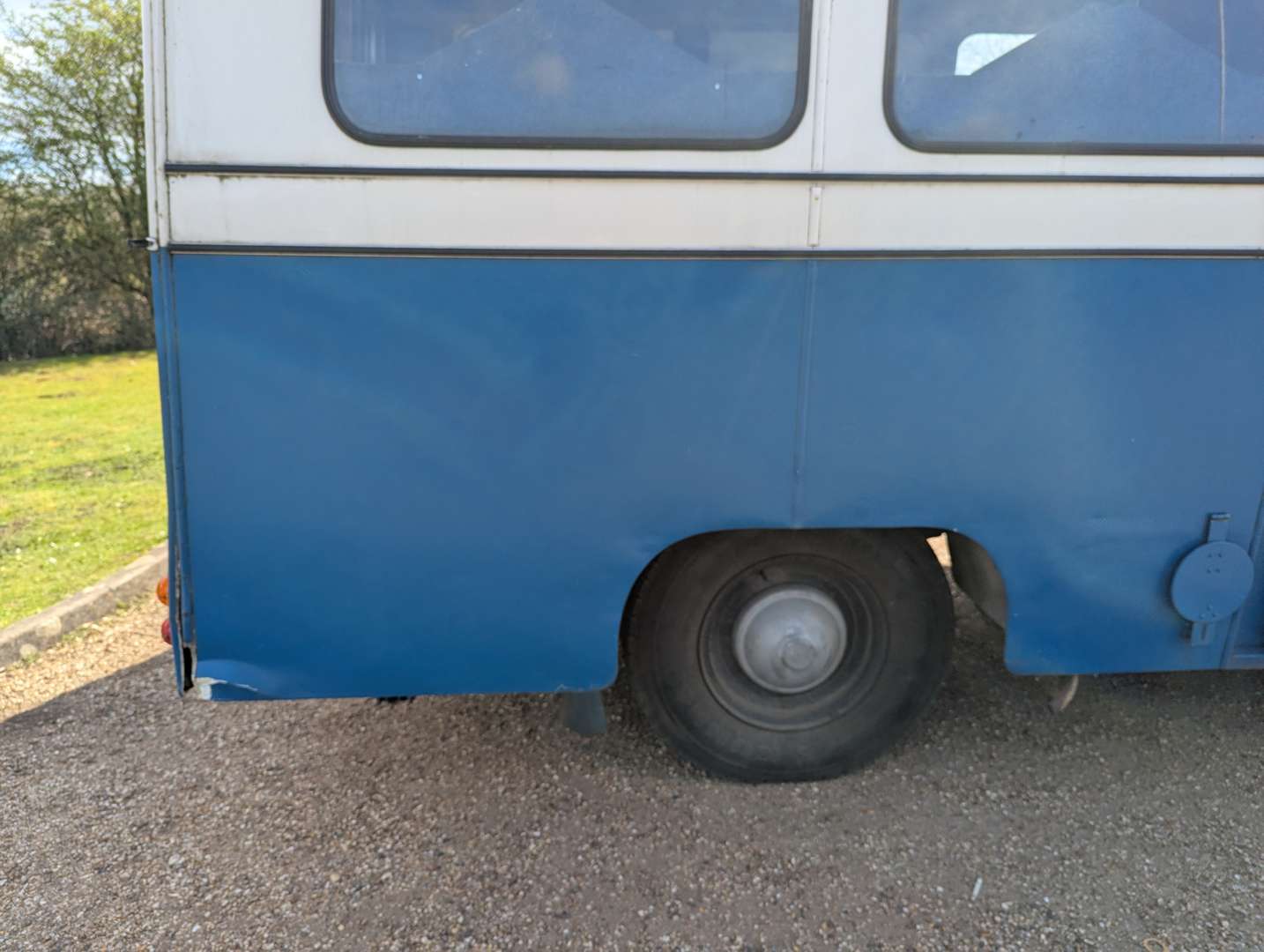 <p>1969 MORRIS MOTOR CARAVAN</p>