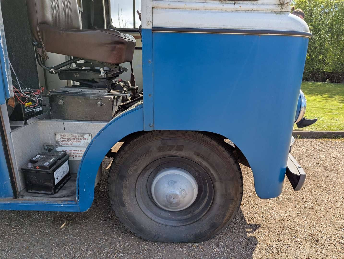 <p>1969 MORRIS MOTOR CARAVAN</p>