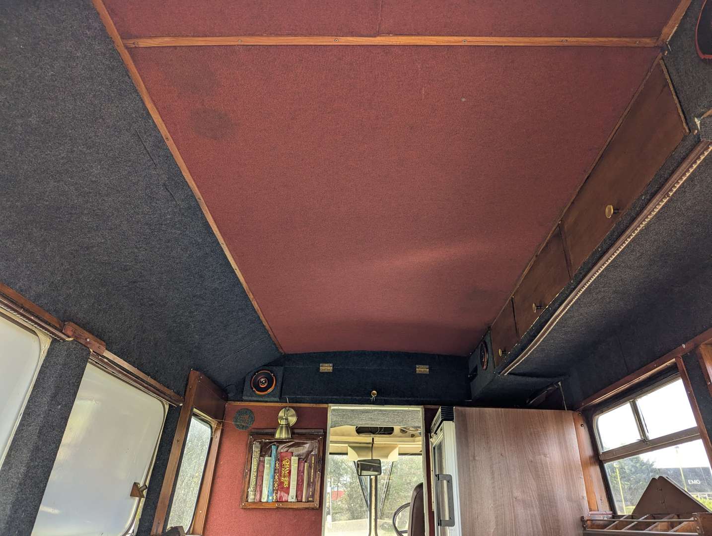 <p>1969 MORRIS MOTOR CARAVAN</p>