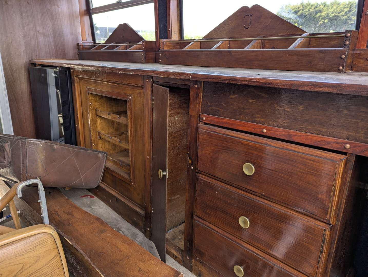 <p>1969 MORRIS MOTOR CARAVAN</p>