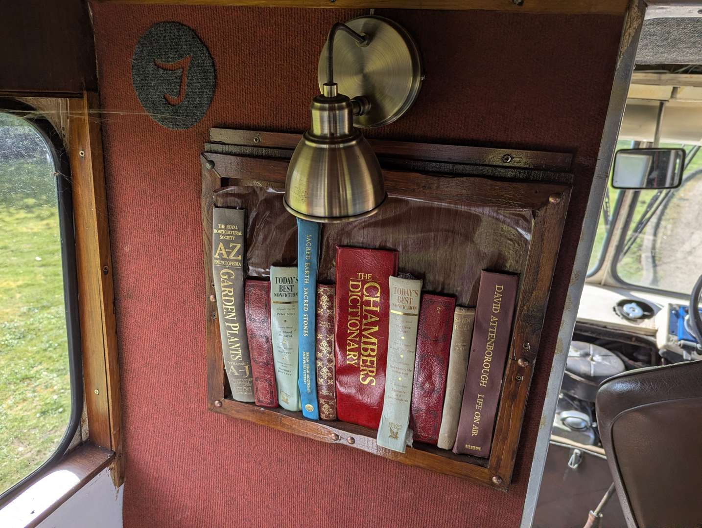 <p>1969 MORRIS MOTOR CARAVAN</p>