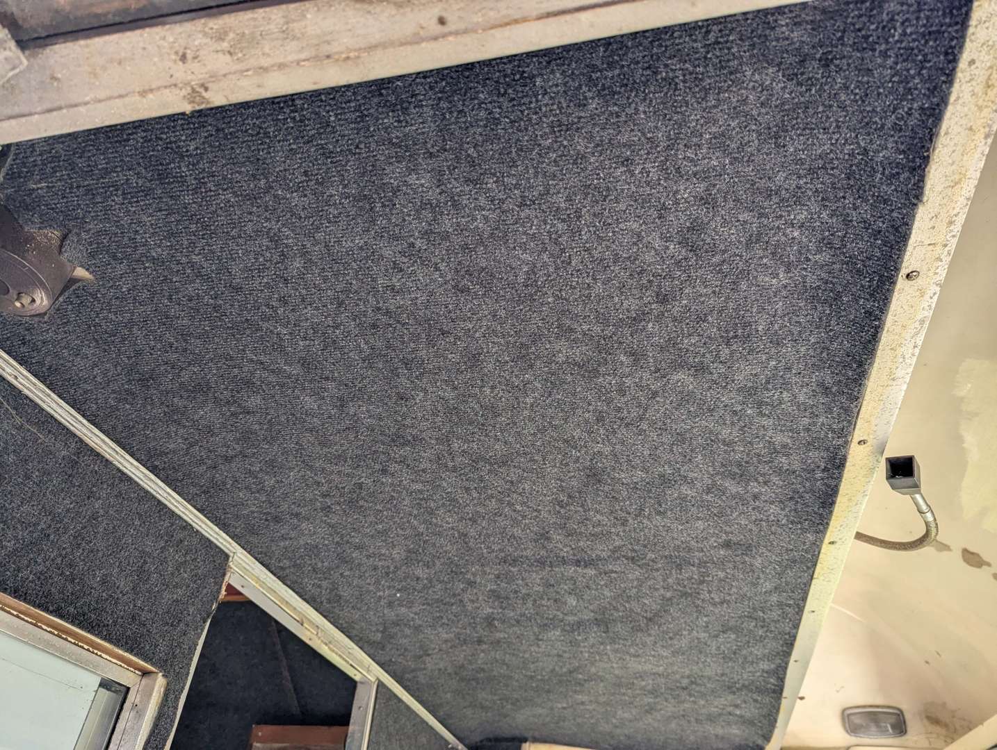 <p>1969 MORRIS MOTOR CARAVAN</p>