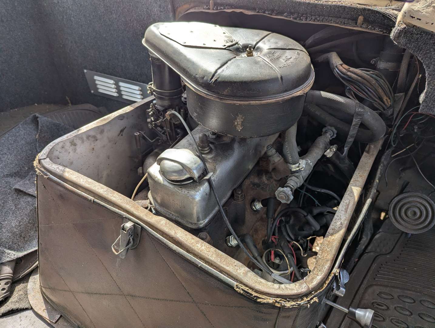 <p>1969 MORRIS MOTOR CARAVAN</p>