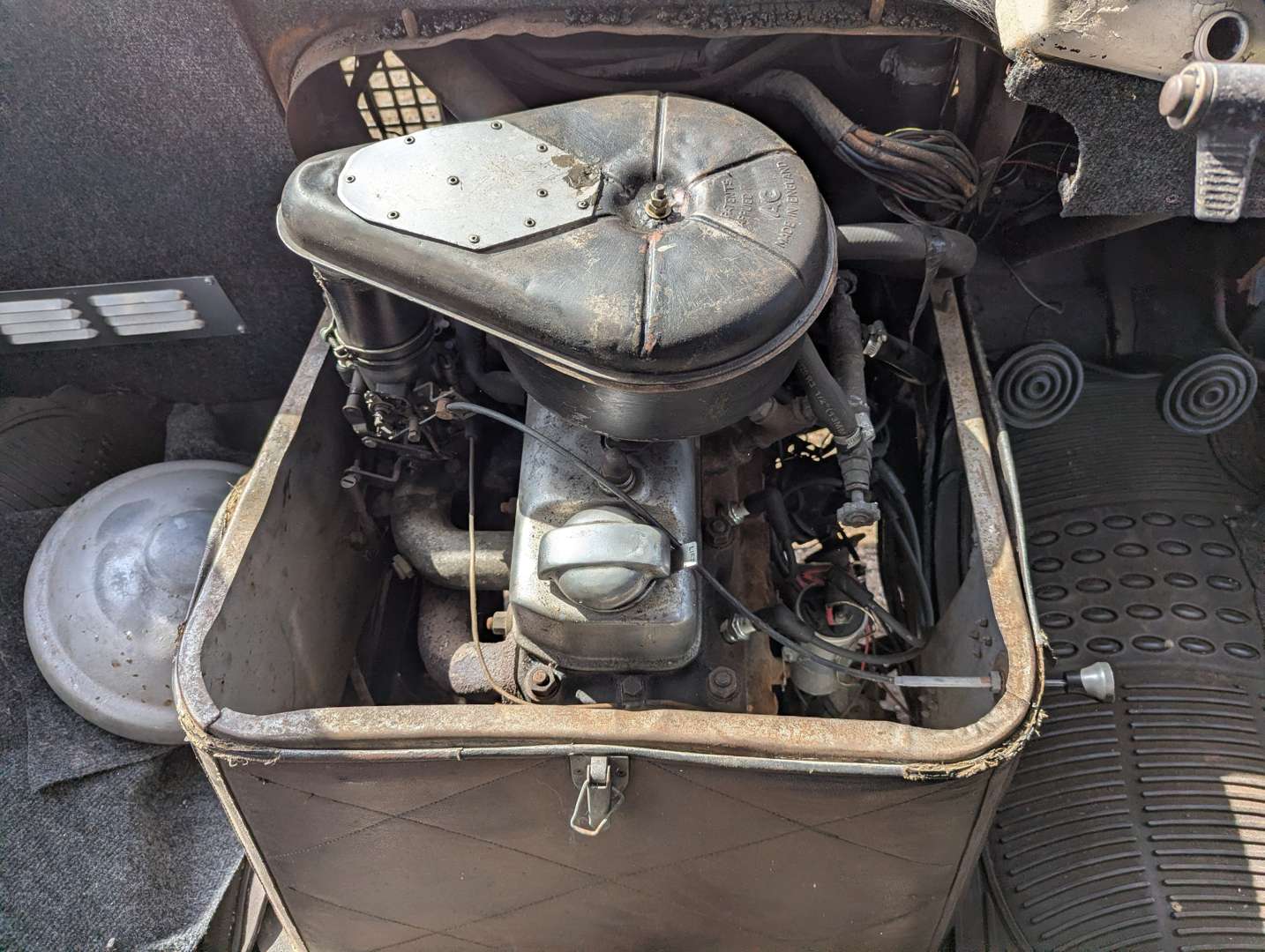 <p>1969 MORRIS MOTOR CARAVAN</p>