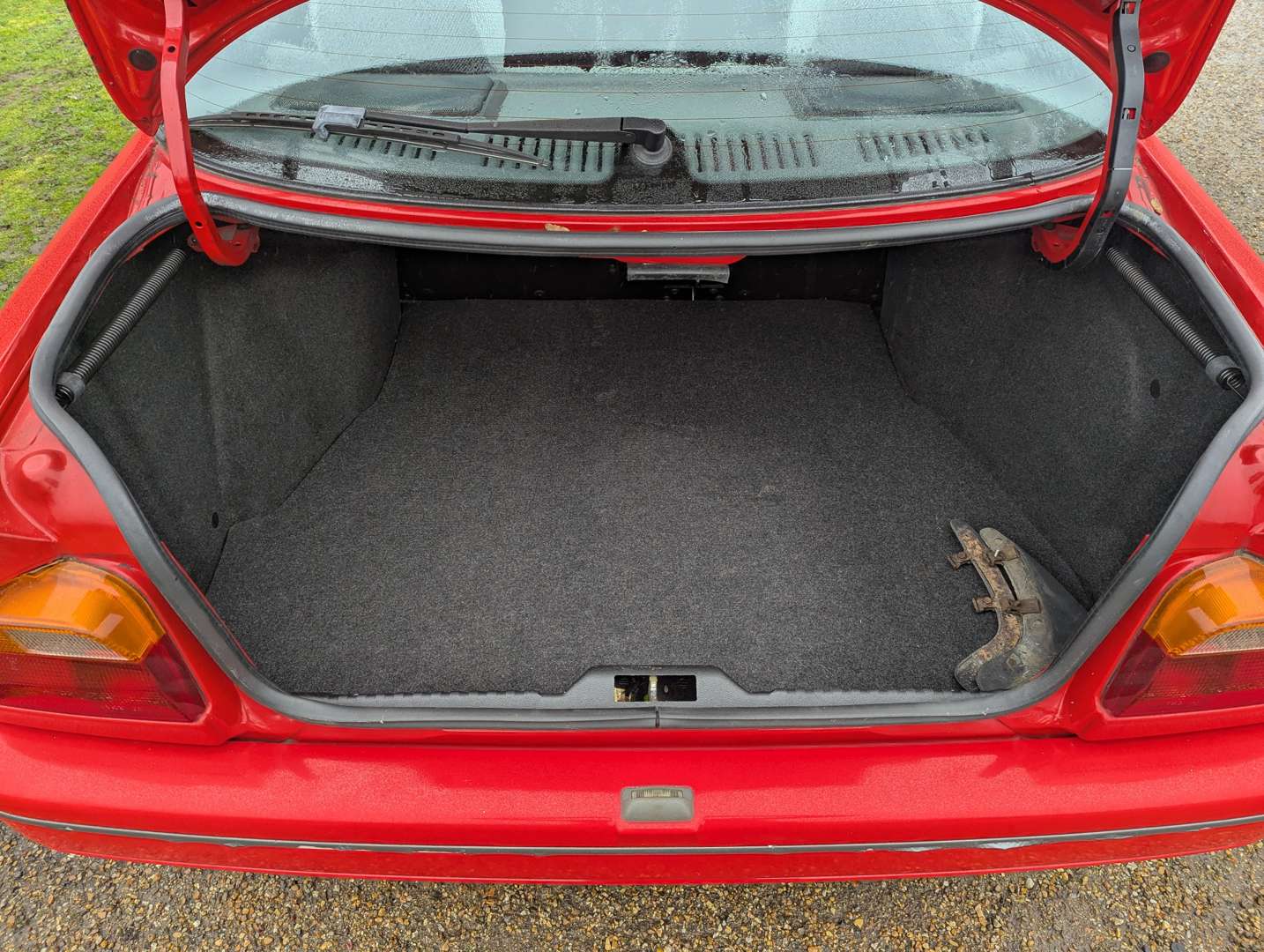 <p>1991 FORD ORION GHIA I - ONE REGISTERED OWNER FROM NEW</p>